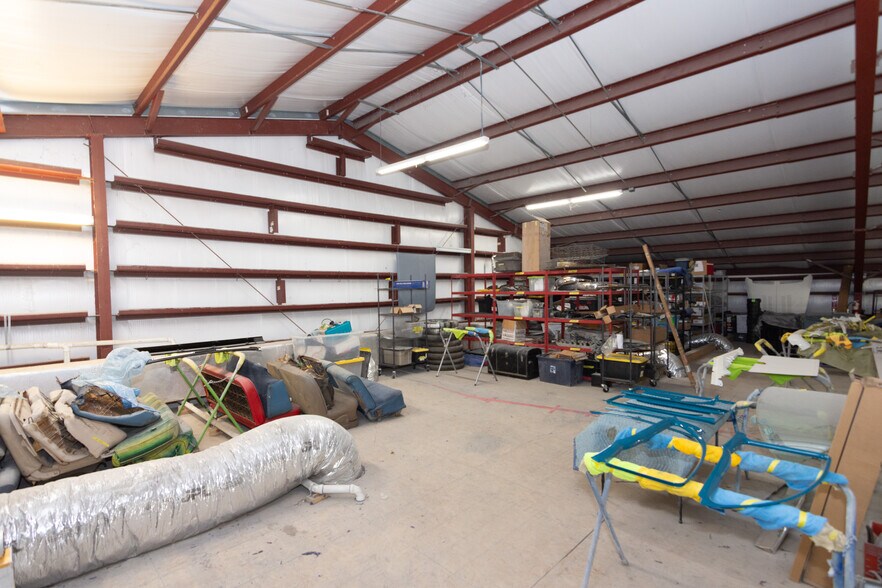 More Photos Of 1131 S Loop 4, Buda Warehouse For Lease