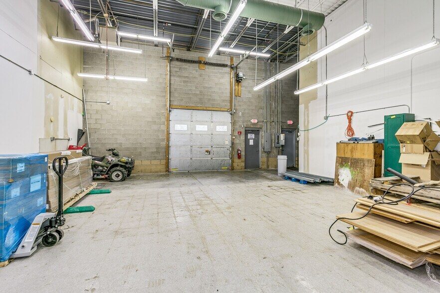 More Photos Of 10220 73rd Ave S, Maple Grove Flex For Lease