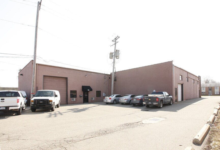 More Photos Of 331-333 Elmwood Dr, Troy Warehouse For Lease