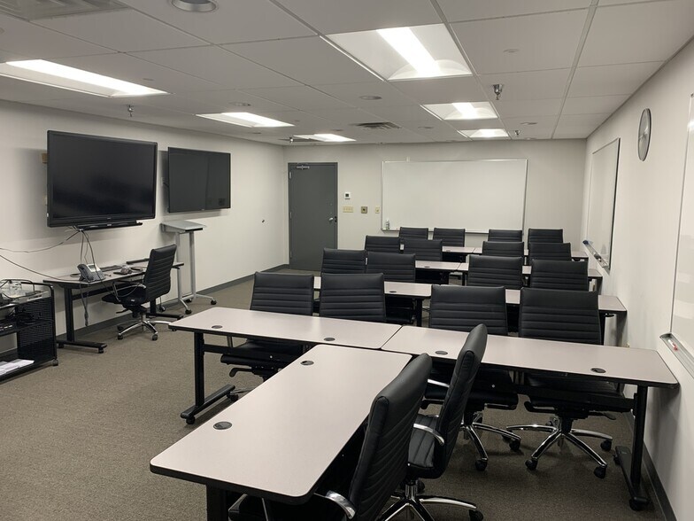 More Photos Of 634 Anchors St NW, Fort Walton Beach Office For Lease