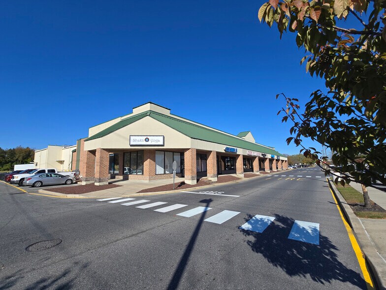 More Photos Of 1030 Forrest Ave, Dover Unknown For Lease