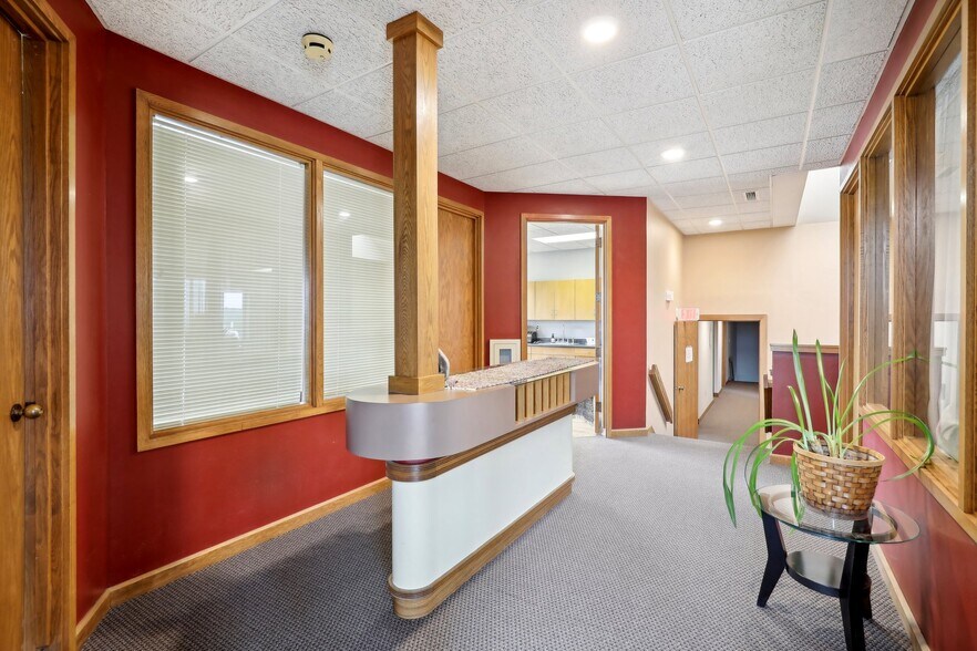 More Photos Of 101 Jones St, Barneveld General Retail For Sale