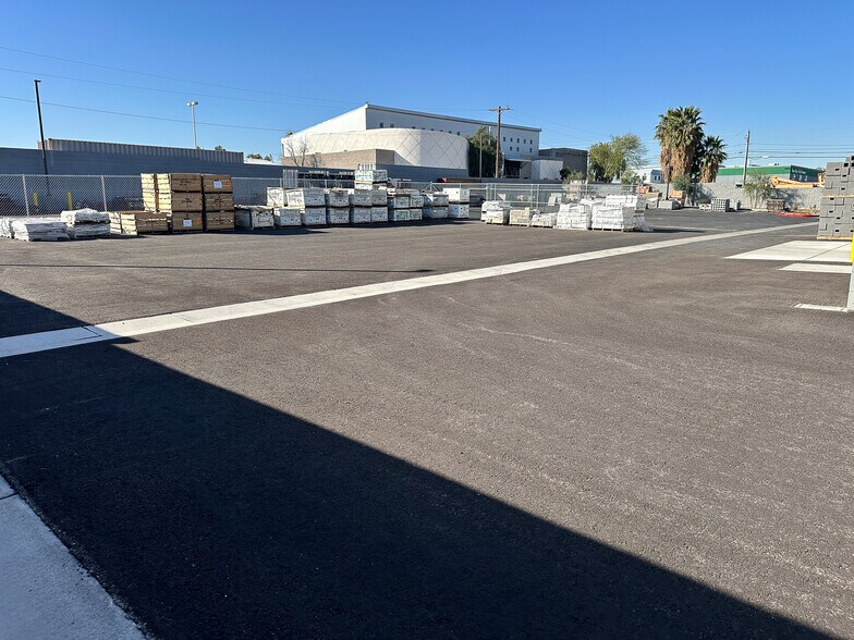 More Photos Of 4055 E Patrick Ln, Las Vegas Flex For Lease