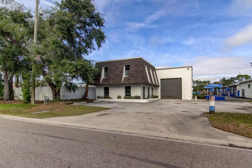 More Photos Of 5767 157th Ave N, Clearwater Light Manufacturing For Lease