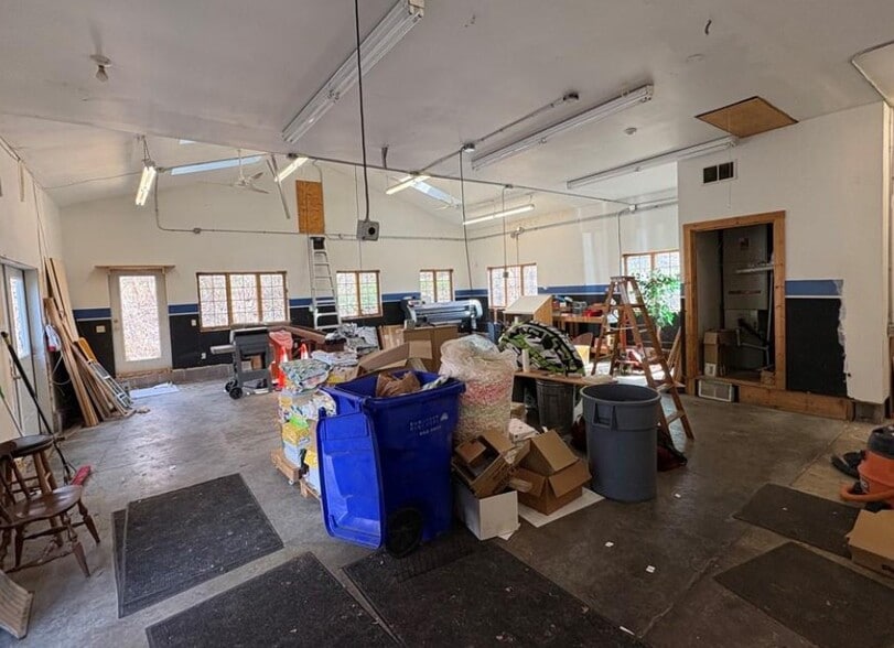 More Photos Of 8-10 S High St, Victor Freestanding For Sale