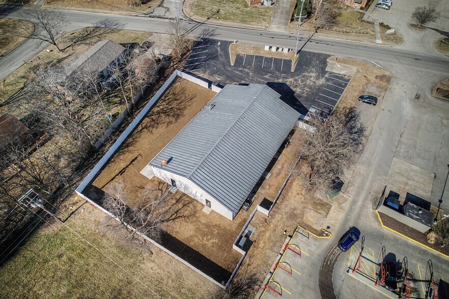 More Photos Of 207 Iris Dr, Hendersonville Daycare Center For Sale