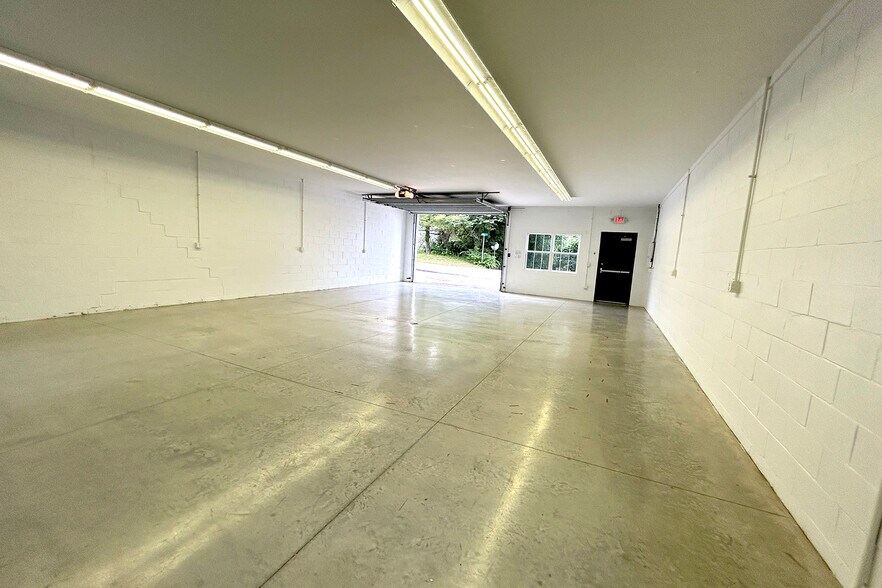 More Photos Of 1001 E Tulip Road, Solsberry Office For Lease