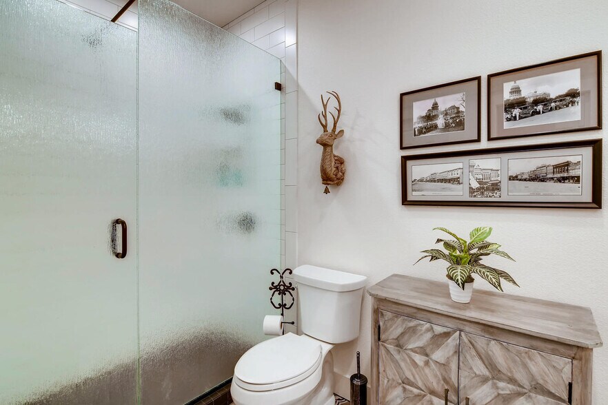 More Photos Of 706 S Austin Ave, Georgetown Storefront Retail Office For Lease