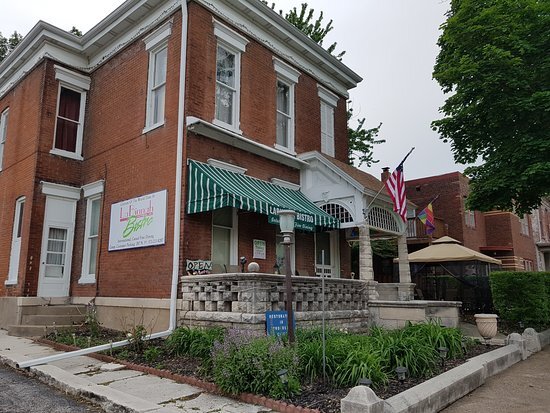 Primary Photo Of 207 N 5th St, Hannibal Restaurant For Sale