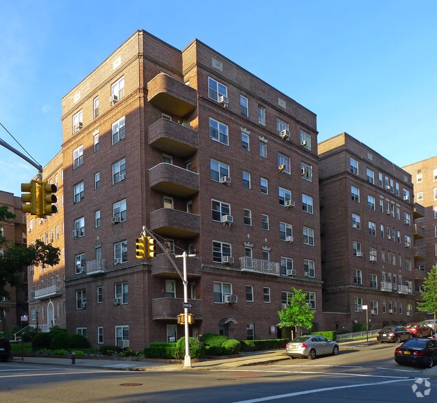 More Photos Of 6861 Yellowstone Blvd, Flushing Apartments For Sale