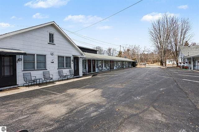 More Photos Of 1100 E Bay St, East Tawas Hotel For Sale