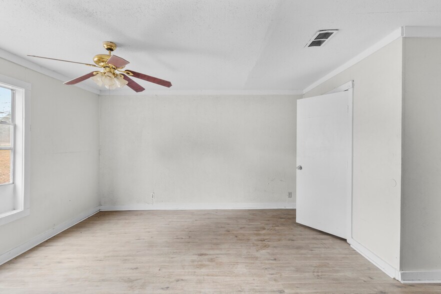 More Photos Of 31 Jackson Rd, Huntsville Apartments For Sale