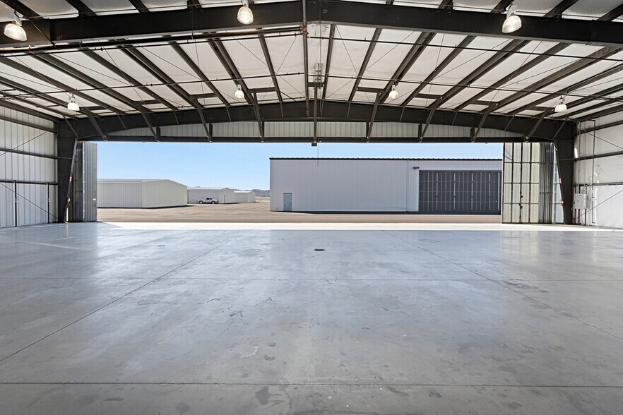 More Photos Of 2898 Montecito Rd, Ramona Airplane Hangar For Lease