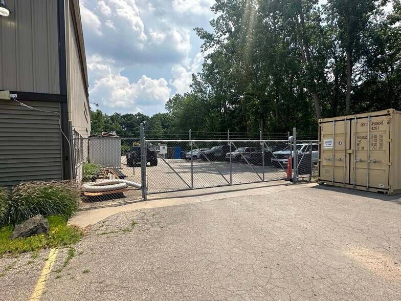 More Photos Of 4546 Roger B Chaffee Memorial Dr SE, Grand Rapids Warehouse For Sale