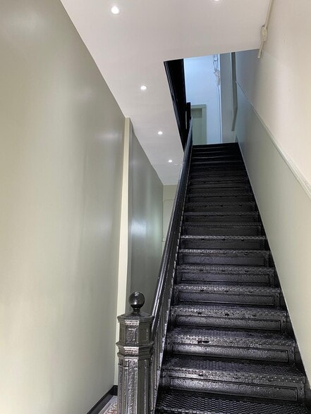 More Photos Of 3208 3rd Ave, Bronx Office For Lease