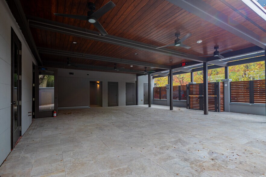 More Photos Of 30-32 Martin Luther King Jr Blvd, Savannah Restaurant For Lease