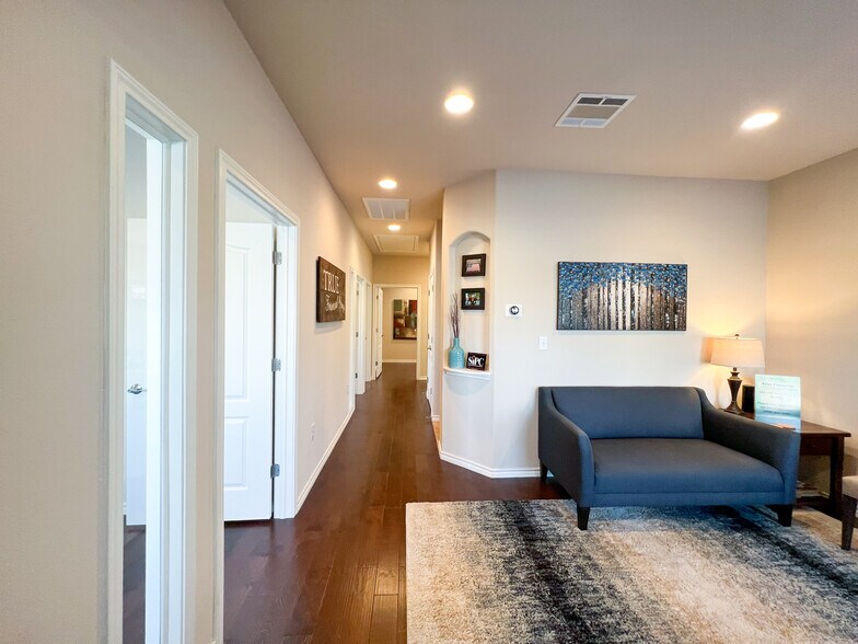 More Photos Of 1464 E Whitestone Blvd, Cedar Park Loft Creative Space For Lease