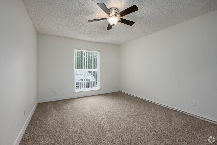 More Photos Of 5500 Foothill Gardens Ct, Sacramento Apartments For Sale