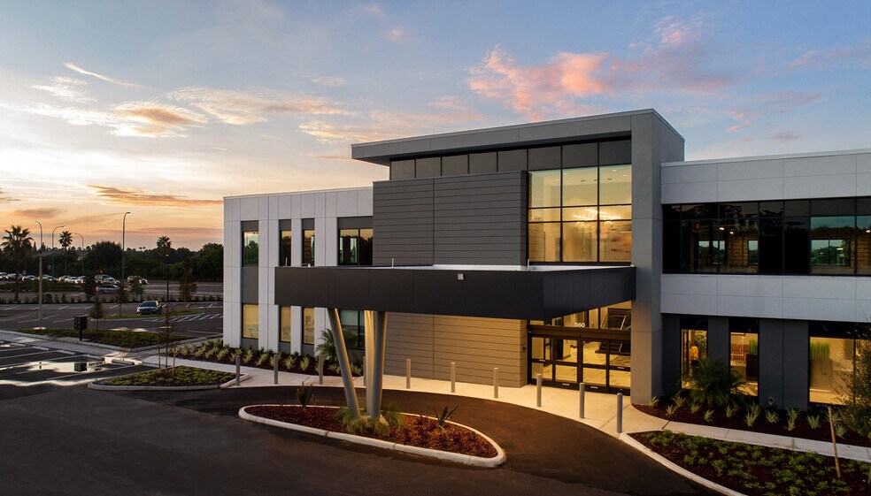 More Photos Of 560 S Lakewood Dr, Brandon Medical For Lease