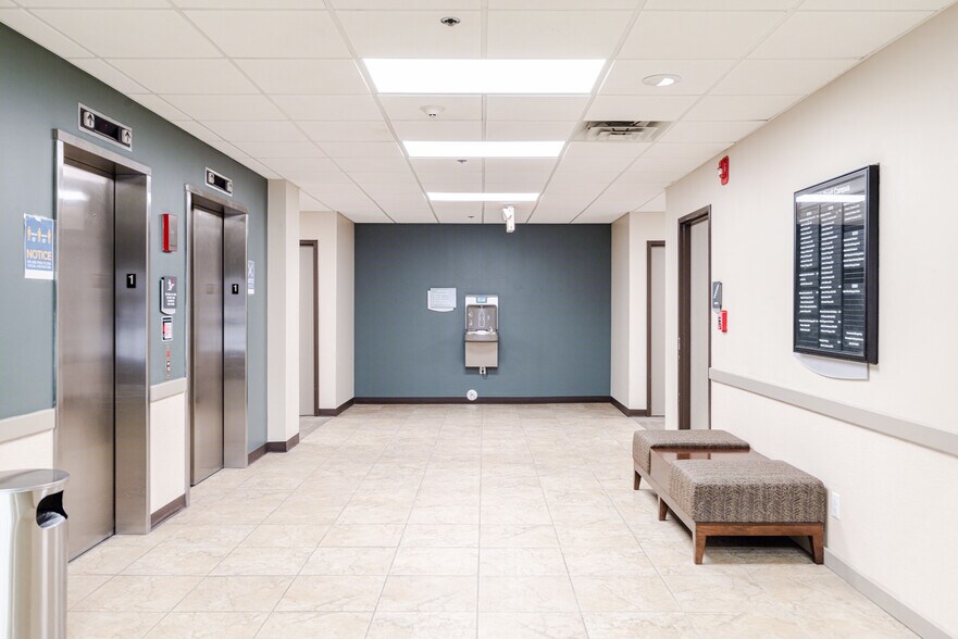 More Photos Of 8220 Naab Rd, Indianapolis Unknown For Lease