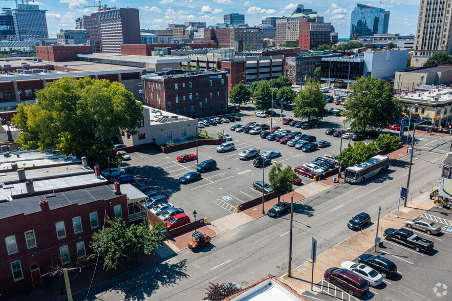 Primary Photo Of 200 E Marshall St, Richmond Apartments For Lease