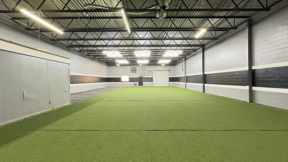 More Photos Of 6933-6937 Oporto Madrid Blvd S, Birmingham Showroom For Lease