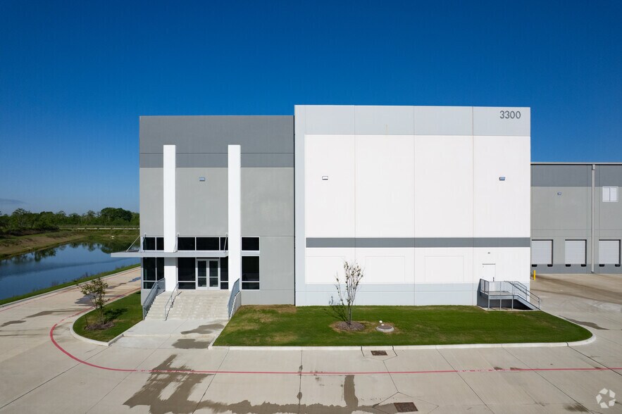More Photos Of 3300 Kilgore Pky, Baytown Warehouse For Lease
