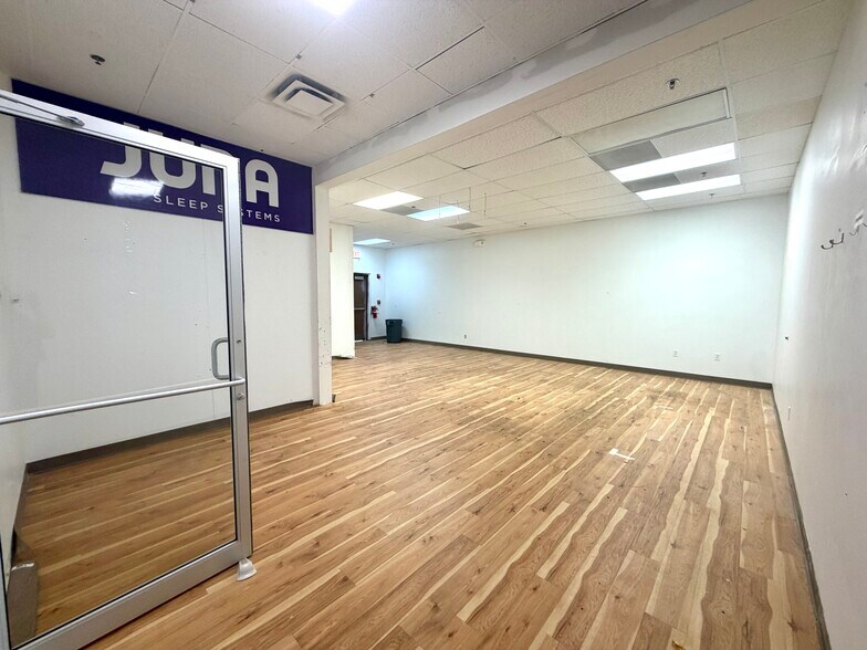 More Photos Of 1805 SE Delaware Ave, Ankeny General Retail For Lease
