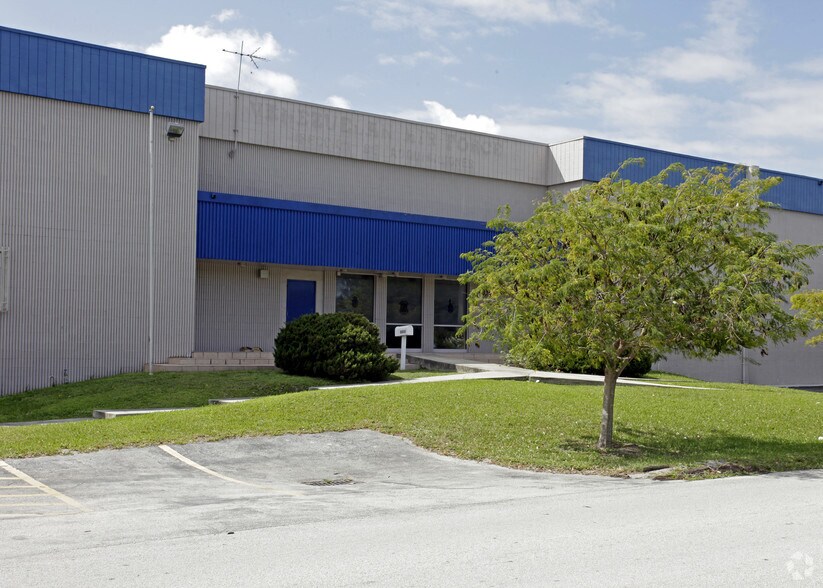 More Photos Of 8800 NW 15th St, Miami Warehouse For Lease