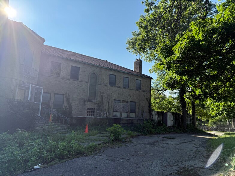 More Photos Of 3500 Montgomery Rd, Cincinnati Religious Facility For Sale