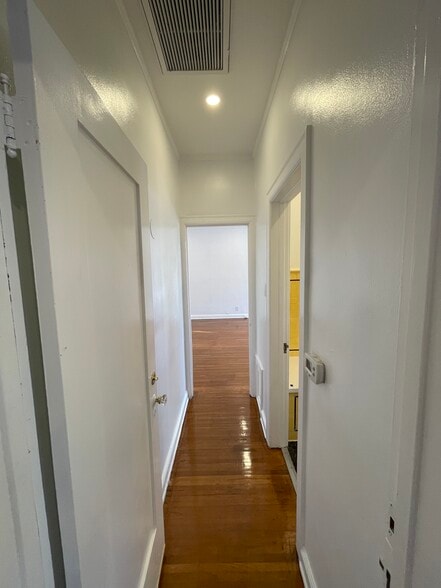 More Photos Of 418-420 N Larchmont Blvd, Los Angeles Office For Lease