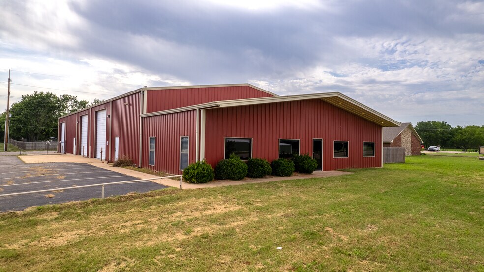 Primary Photo Of 2301 S Highway 77, Pauls Valley Industrial For Sale