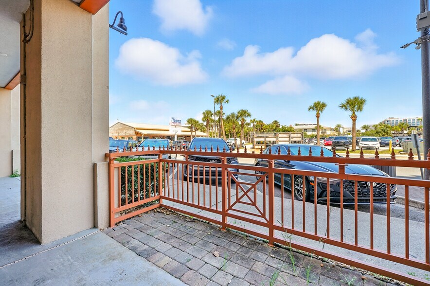 More Photos Of 320 1st St N, Jacksonville Beach Office Residential For Lease