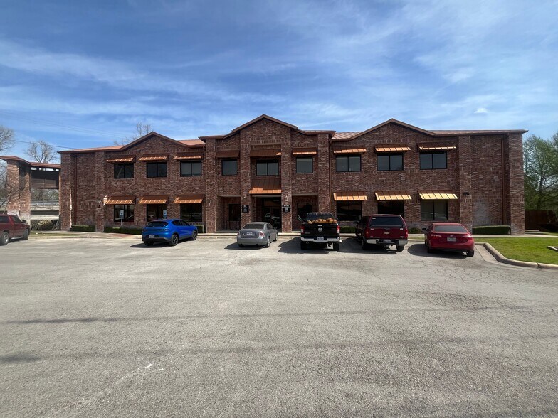 Primary Photo Of 821 Grand Avenue Pky, Pflugerville Medical For Lease