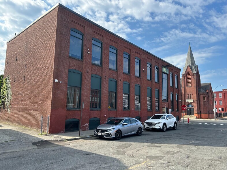 More Photos Of 306 Race St, Holyoke Medical For Lease