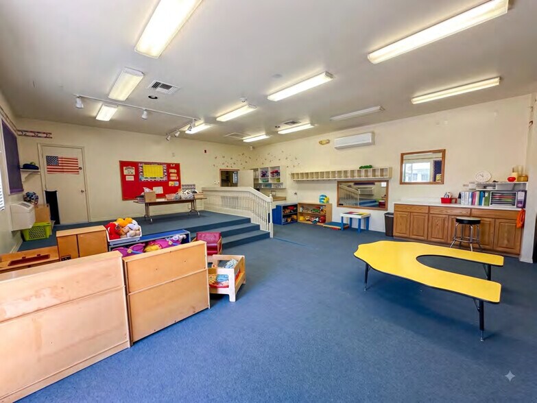 More Photos Of 3602 W Greenway Rd, Phoenix Daycare Center For Sale