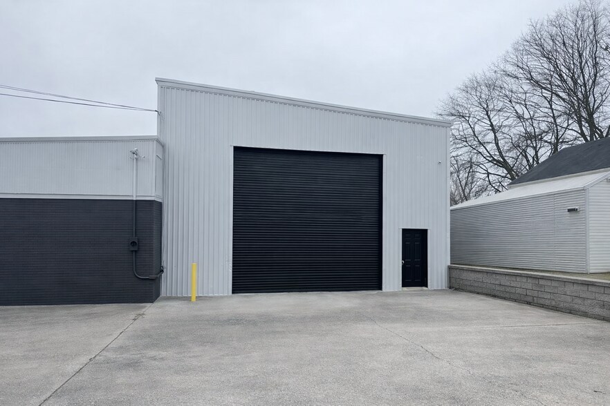 More Photos Of 8456 Newman St, Douglasville Light Manufacturing For Lease