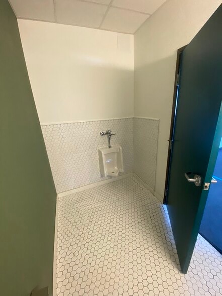 More Photos Of 1441 W 46th Ave, Denver Warehouse For Lease