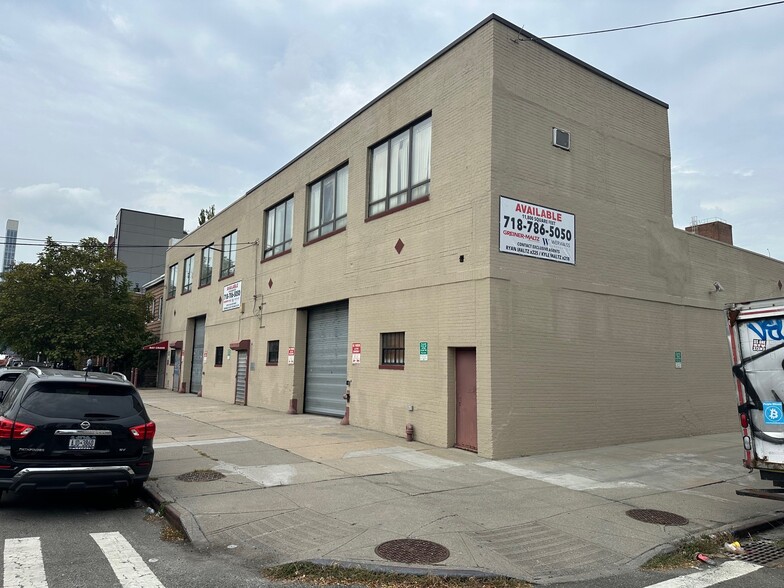 Primary Photo Of 9-11-9-17 43rd Ave, Long Island, Long Island City Warehouse For Lease