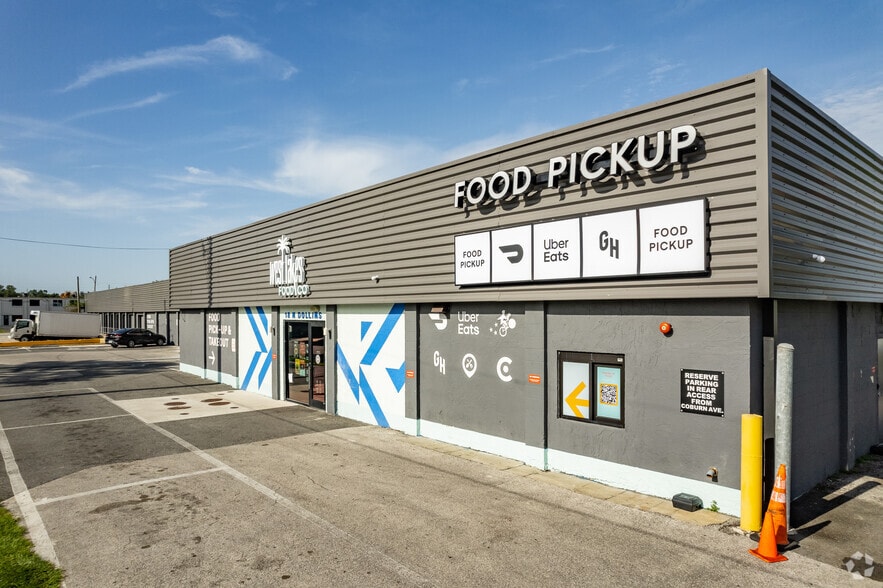 More Photos Of 18 N Dollins Ave, Orlando Warehouse For Lease
