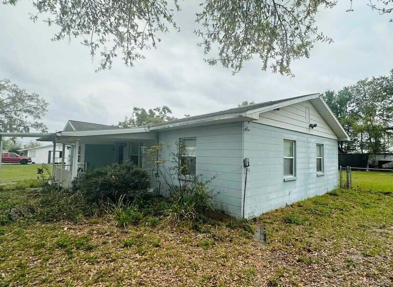 More Photos Of 1034 Woodland dr, Lakeland Office For Sale