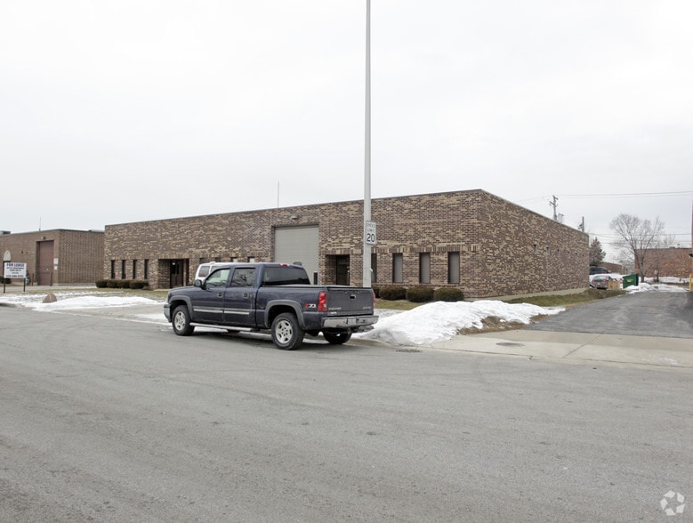 More Photos Of 369-373 Balm Ct, Wood Dale Warehouse For Lease