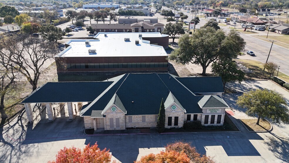 More Photos Of 2317 S Belt Line Rd, Grand Prairie Bank For Sale