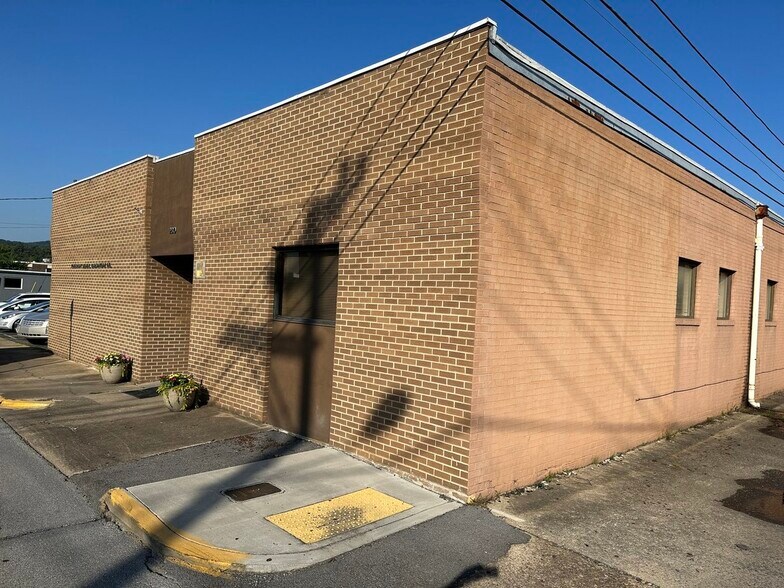 More Photos Of 230 Island St, Kingsport Flex For Sale