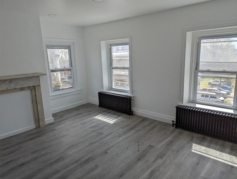 More Photos Of 82 W Broadway, Salem Apartments For Sale