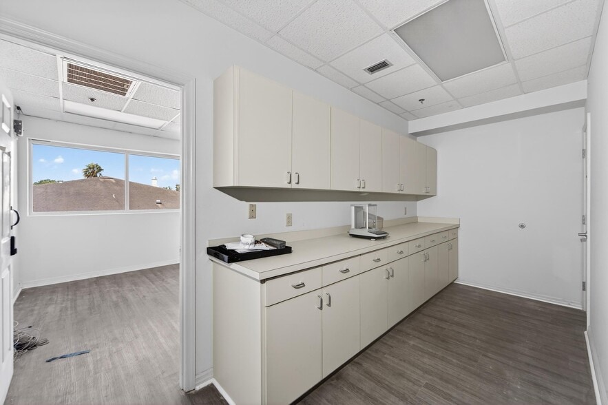 More Photos Of 106-109 N Evers St, Plant City Medical For Lease