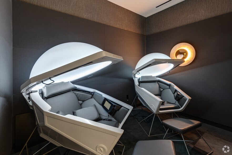 More Photos Of 2011 Crystal Dr, Arlington Office For Lease