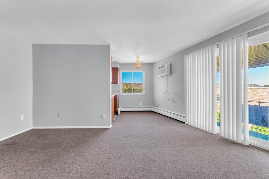 More Photos Of 18809 Bella Dr, Cleveland Apartments For Sale