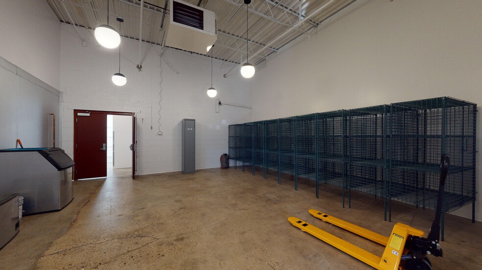 More Photos Of 1282 Essex Ave, Columbus Restaurant For Lease