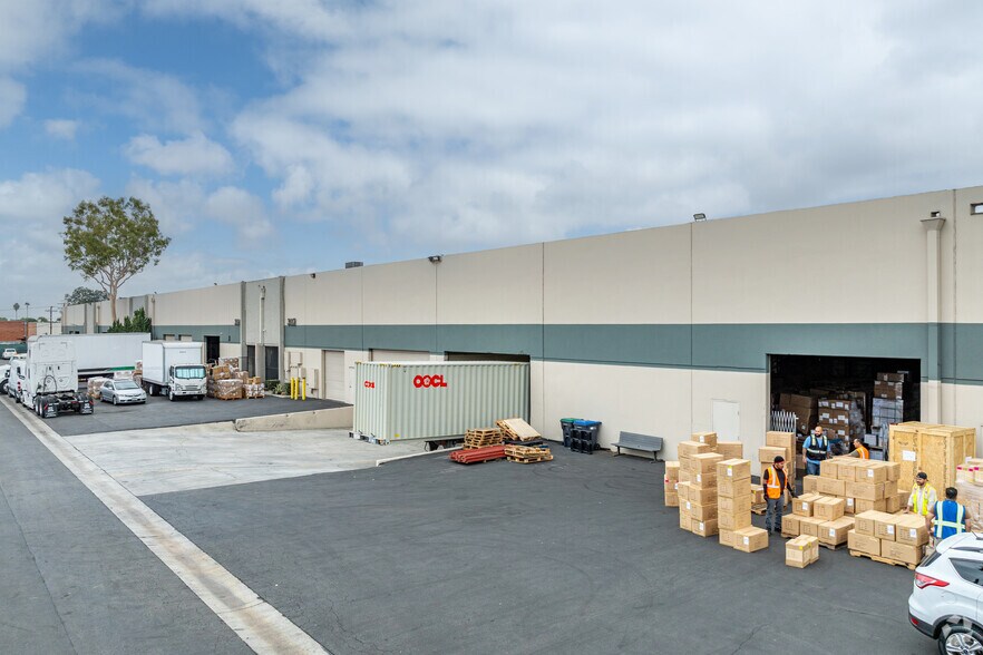 More Photos Of 3110-3122 E Via Mondo Rd, Compton Warehouse For Lease